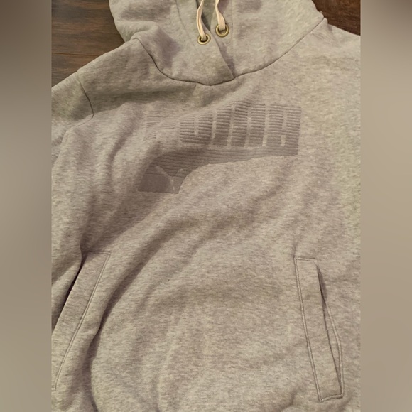 Puma sweatshirt. - Picture 1 of 1